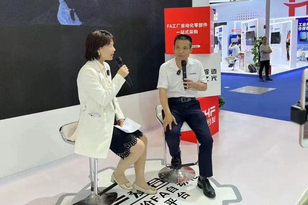 現(xiàn)場(chǎng)直播,暢談發(fā)展